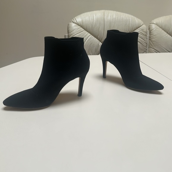 CUSHIONAIRE Women's Genie Stretch Knit Heel Bootie Memory Foam padding, size 8.5 - Picture 11 of 14